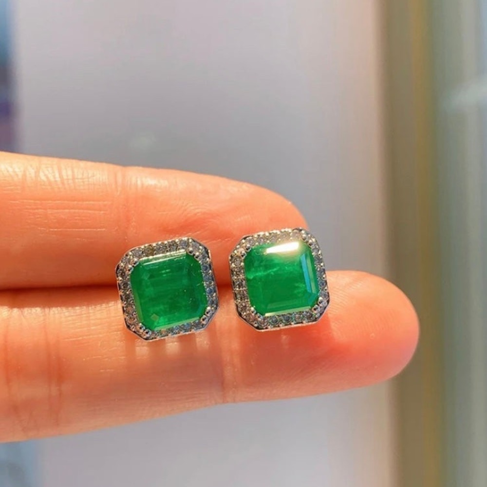 Gorgeous emerald 2ct square studs silver plated - Picture 5 of 11